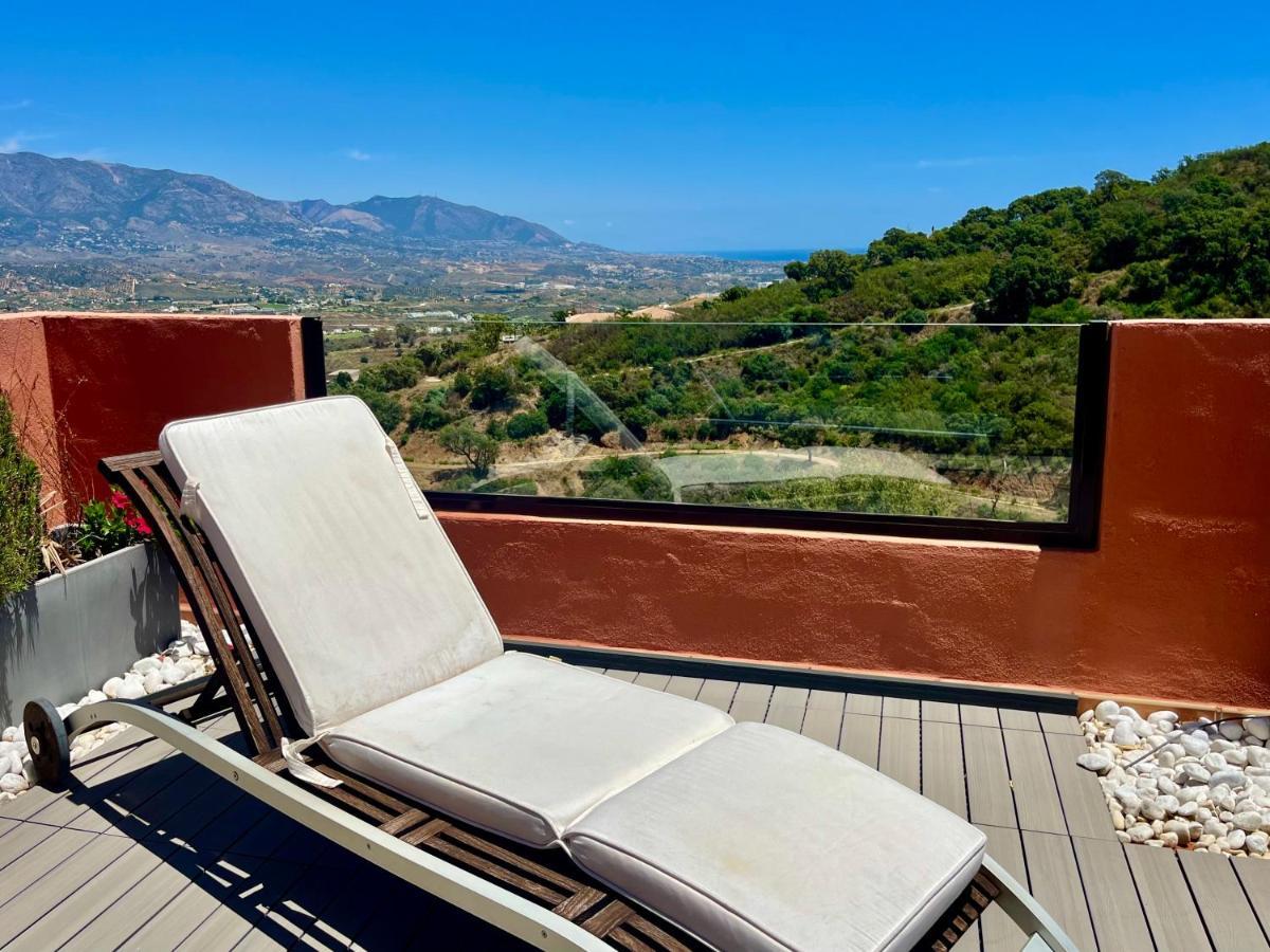 Bright Apartment In The Hills Of Elviria Malaga Exterior photo