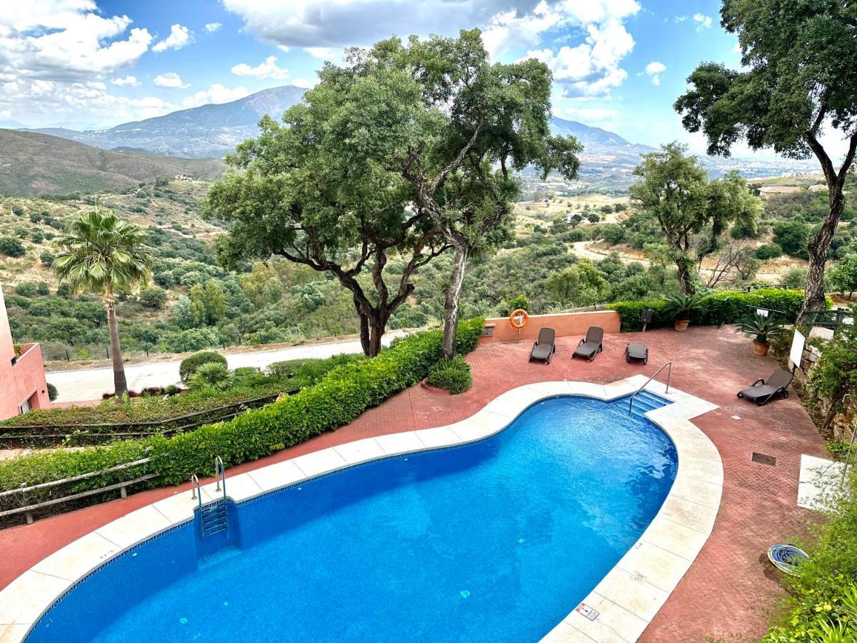 Bright Apartment In The Hills Of Elviria Malaga Exterior photo
